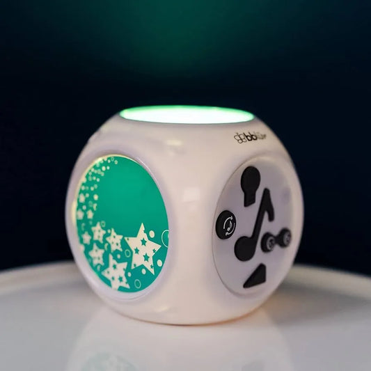 Kube: Luz Nocturna Musical con Proyección